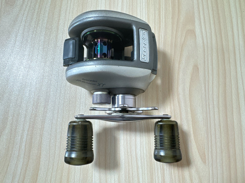 Shimano Baitcasting Reel 97 Scorpion Metanium XT Right Made In Japan