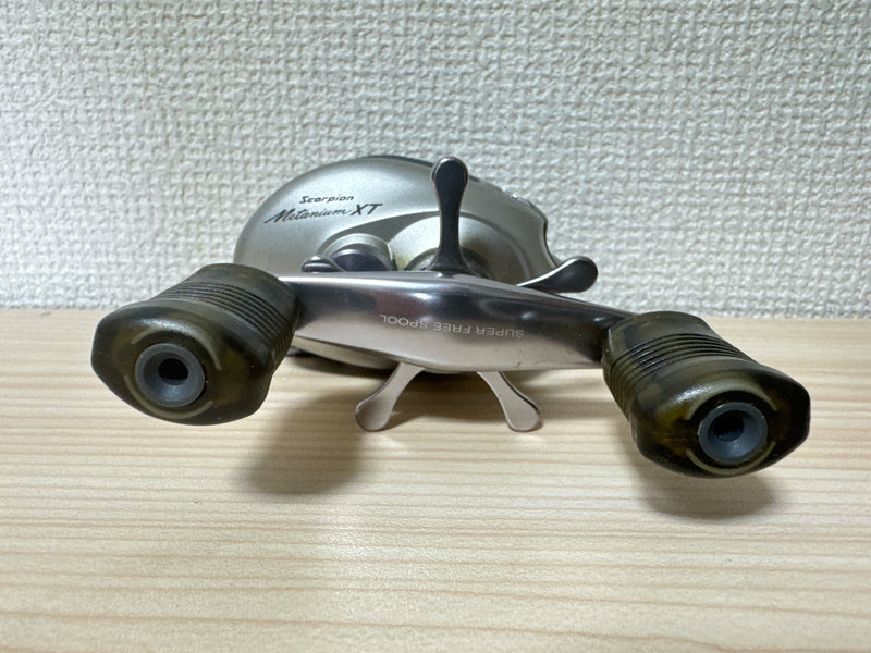 Shimano Baitcasting Reel 97 Scorpion Metanium XT Right Made In Japan