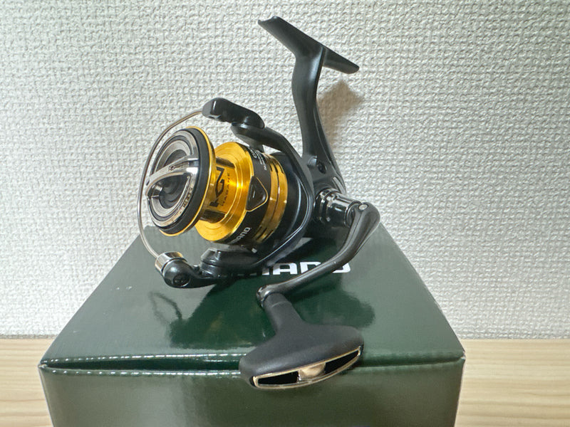 Shimano Spinning Reel 22 SAHARA C3000 Gear Ratio 5.0:1 Fishing Reel IN BOX
