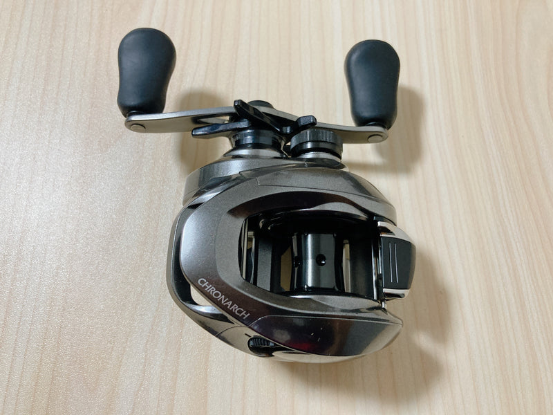 Shimano Baitcasting Reel 17 CHRONARCH MGL 150HG Right Bait 5RL041150 IN BOX