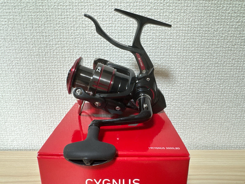 DAIWA CYGNUS 3000 LBD Spinning Reel From Japan