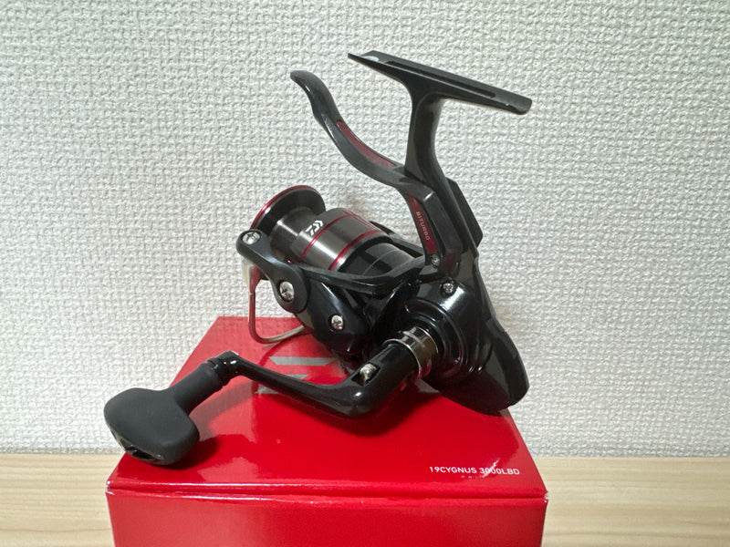 DAIWA CYGNUS 3000 LBD Spinning Reel From Japan