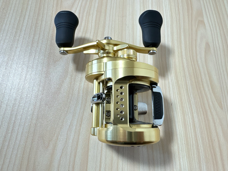 Shimano Baitcasting Reel 15 CALCUTTA CONQUEST 400 RH 5RH820400 IN BOX
