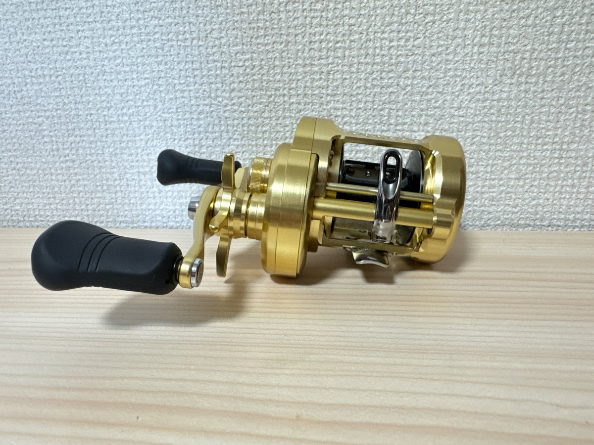 Shimano Baitcasting Reel 15 CALCUTTA CONQUEST 400 RH