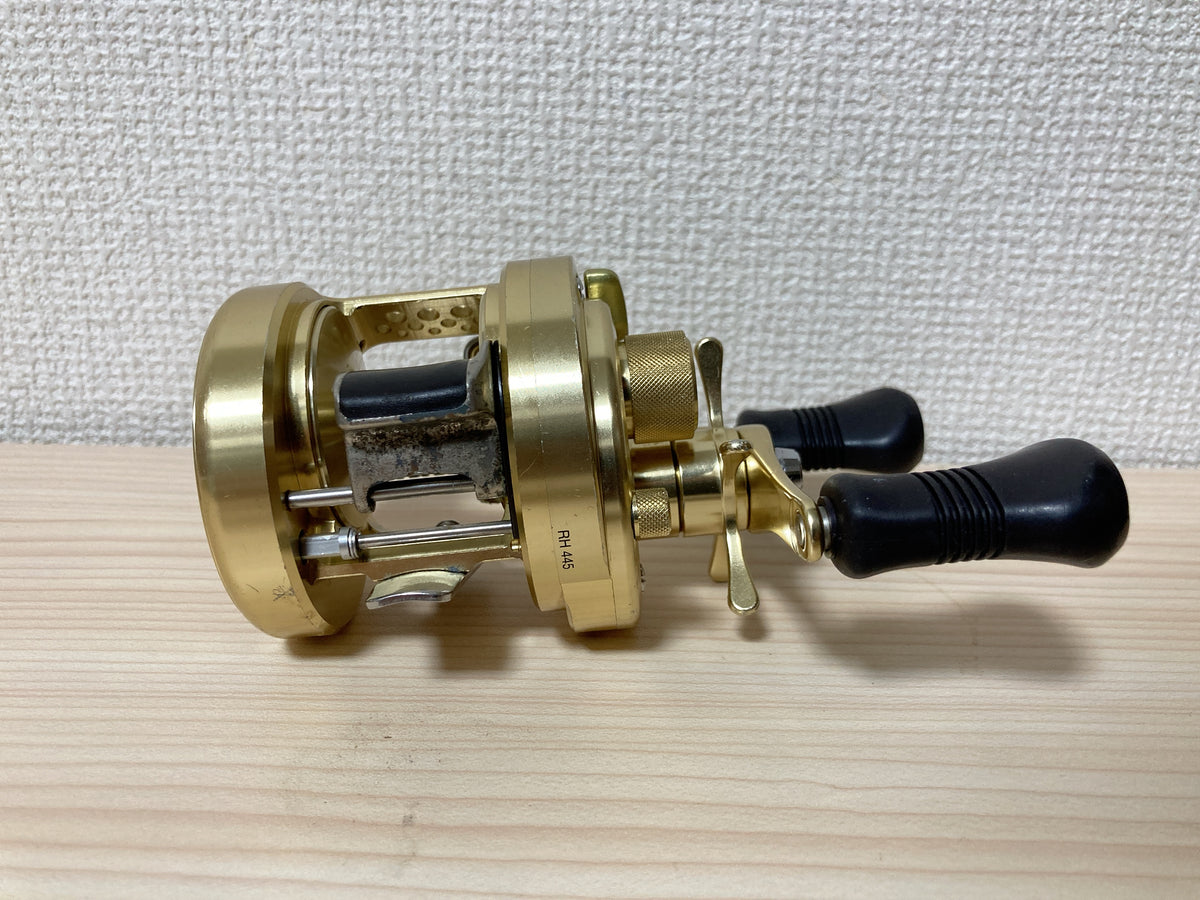 Shimano Baitcasting Reel 01 CALCUTTA CONQUEST 300 RH445301 Right 5.1:1