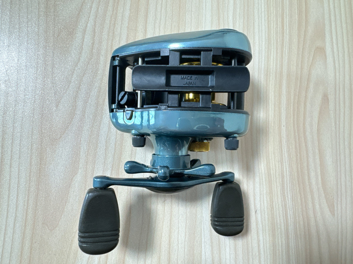 baitcasting reels made in japan Daiwa Reel TEAM DAIWA-S 103Hi Used Reel #AE Color | Gear Ratio | Action-Power | Handle Position:Stryker Green / 7'1'' / Fast-Medium Heavy /Left Handed Abu Garcia Max STX Hakai low versus