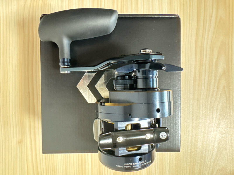 Daiwa Baitcasting Reel 25 SALTIGA 300H Right 7.3:1 Fishing Reel IN BOX