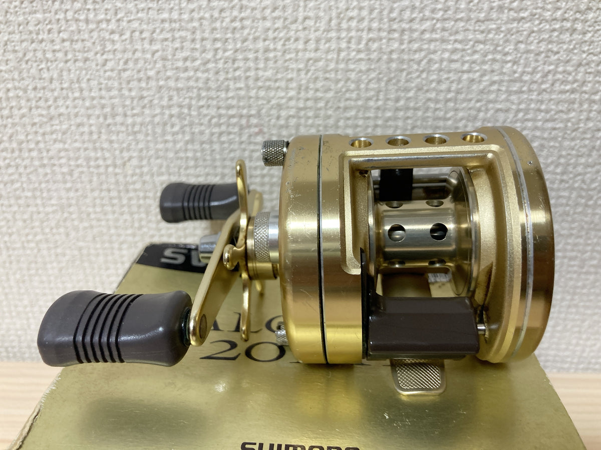 Shimano Baitcasting Reel CALCUTTA 201XT Left RH381201 Gear Ratio 5.1:1