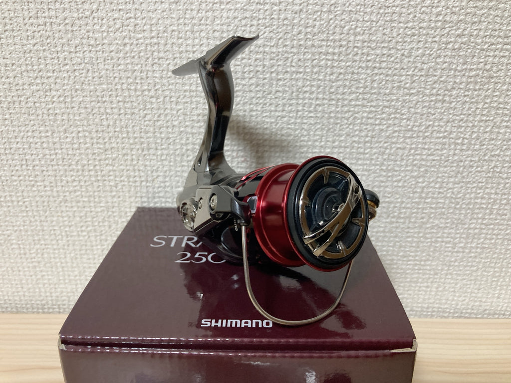 SHIMANO STRADIC CI4+ FB 16' SPINNING REEL