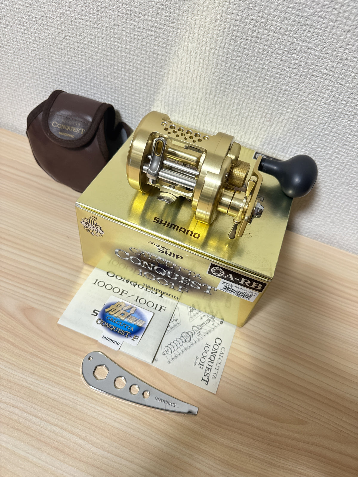 Shimano Baitcasting Reel 05 CALCUTTA CONQUEST 1001F Left RF528901 Fish