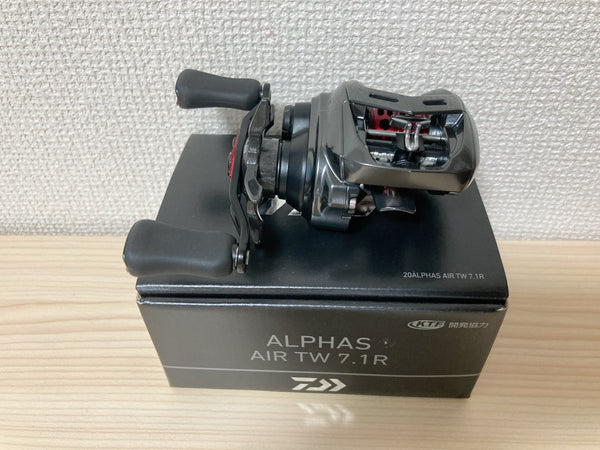 Daiwa Baitcasting Reel 20 Alphas AIR TW 7.1R Right 7.1:1 Fishing Reel IN BOX