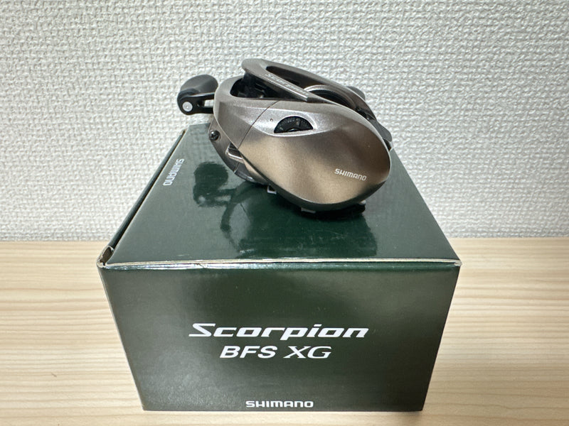 Shimano Baitcasting Reel 17 Scorpion BFS XG Right Gear Ratio 8.2:1 Fishing Reel IN BOX