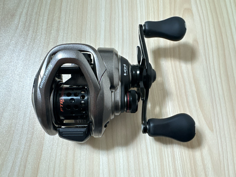 Shimano Baitcasting Reel 17 Scorpion BFS XG Right Gear Ratio 8.2:1 Fishing Reel IN BOX