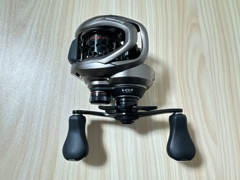 Shimano Baitcasting Reel 17 Scorpion BFS XG Right Gear Ratio 8.2:1 Fishing Reel IN BOX