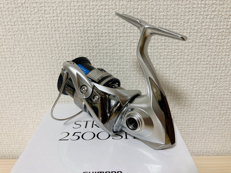 Shimano Spinning Reel 19 STRADIC 2500SHG Gear Ratio 6.0:1 Fishing Reel IN  BOX