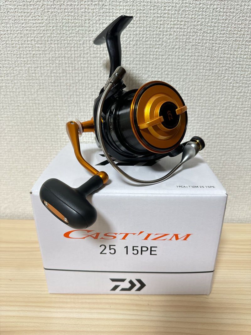 Daiwa Spinning Reel 19 CAST IZM 25 15PE 4.7:1 Surf Casting Reel Fishing IN BOX