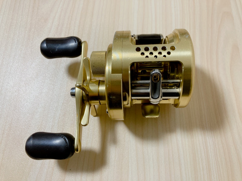 Shimano Baitcasting Reel 00 CALCUTTA CONQUEST 200 Right RH440200