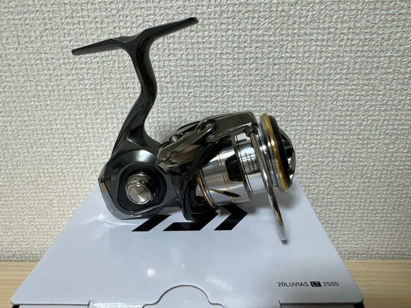 Daiwa Spinning Reel 20 LUVIAS LT 2500 Gear Ratio 5.2:1 Fishing Reel IN BOX