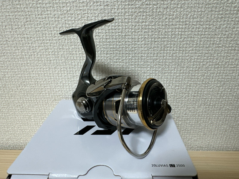 Daiwa Spinning Reel 20 LUVIAS LT 2500 Gear Ratio 5.2:1 Fishing Reel IN BOX