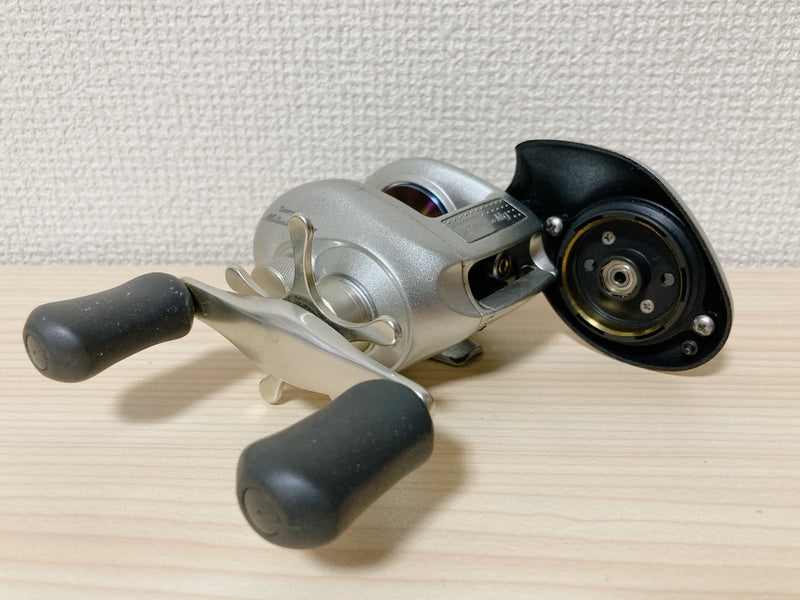 Shimano Baitcasting Reel 00 Scorpion Metanium MG Right handle