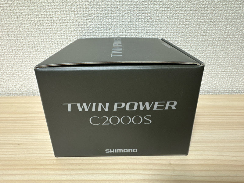 Shimano Spinning Reel 24 TWIN POWER C2000S Gear Ratio 5.1:1 Fishing Reel IN BOX