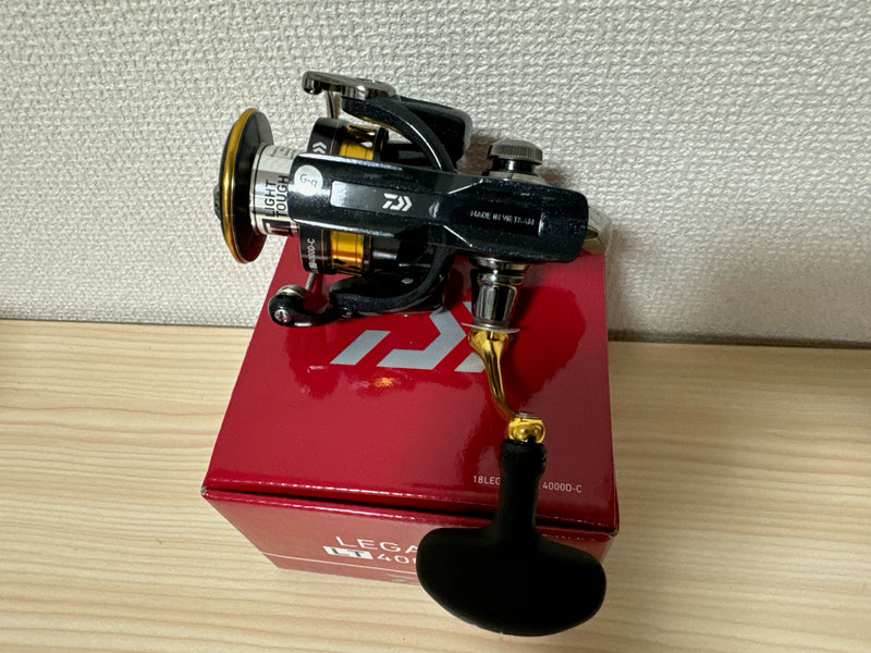 Daiwa Spinning Reel 18 LEGALIS LT4000D-C Gear Ratio 5.2:1 Fishing Reel IN BOX