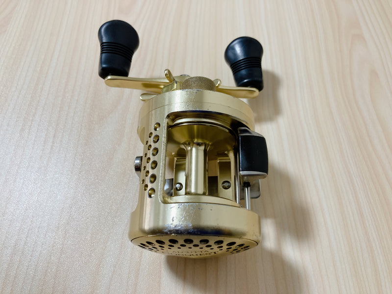 calcutta 400b shimano reel Shimano Baitcasting Reel 01 CALCUTTA CONQUEST 400 Right 5.0:1 FIshing