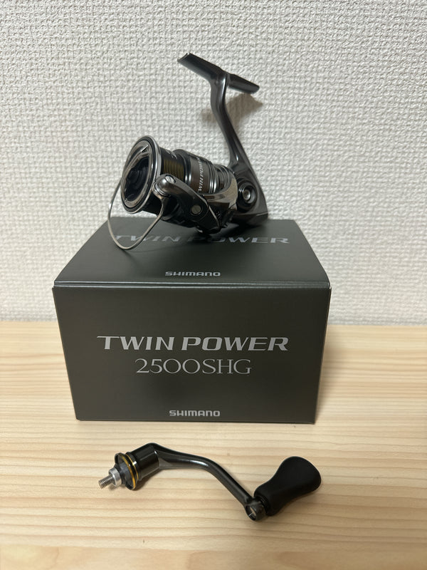 Shimano Spinning Reel 24 TWIN POWER 2500SHG Gear Ratio 5.8:1 Fishing Reel IN BOX