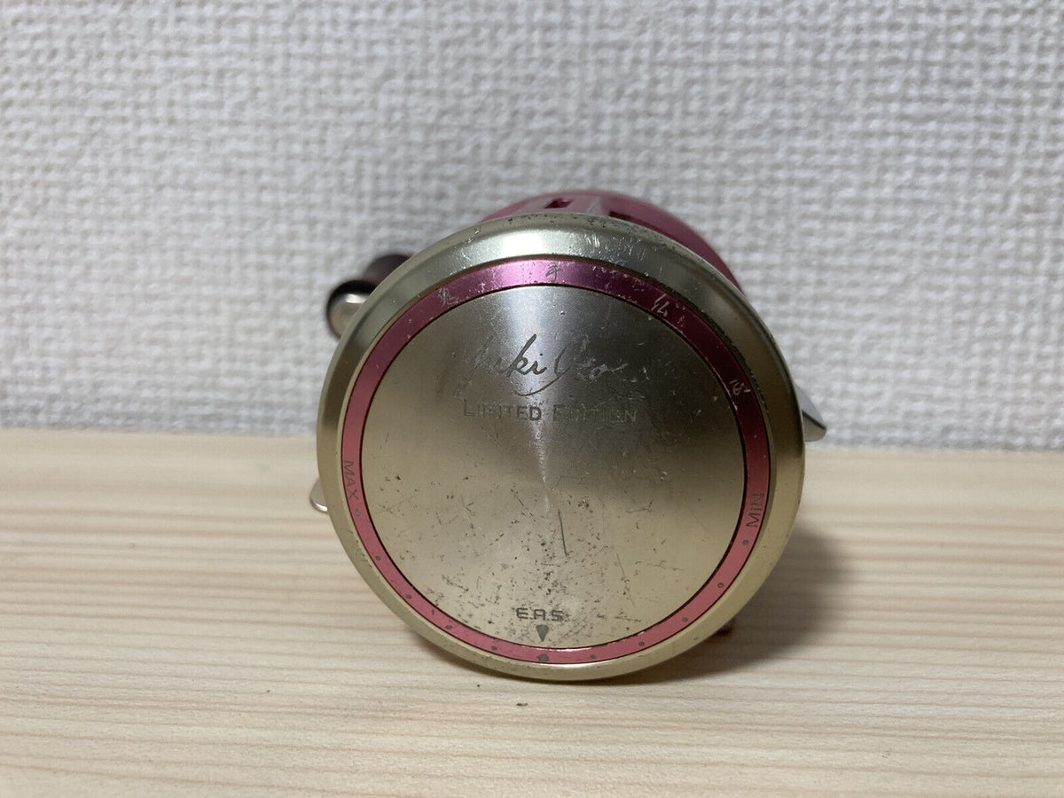 Moulinet Casting Megabass X Daiwa TD-ito 103M – Édition Limitée Japon – Très Bon état – Boîte Incluse