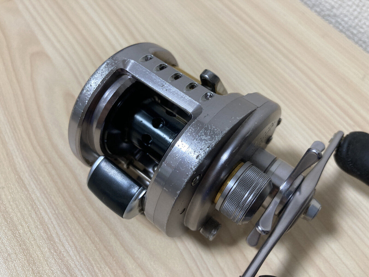 Shimano Baitcasting Reel 09 CALCUTTA CONQUEST 200DC RH560200 Right IN