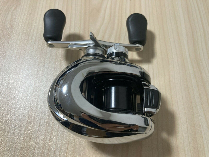 Shimano Baitcasting Reel 12 ANTARES Right RH750000 IN BOX