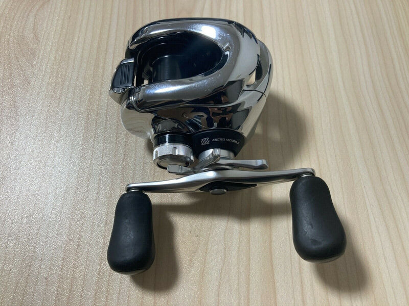 Shimano Baitcasting Reel 12 ANTARES Right RH750000 IN BOX