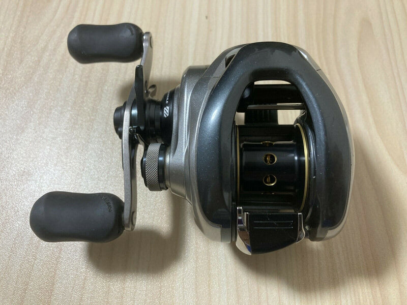 Shimano Baitcasting Reel 13 Metanium HG Left Hand 5RH793000 IN BOX Used D-5