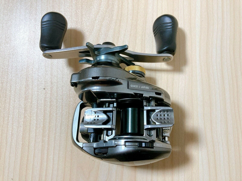 Shimano Baitcasting Reel 15 Metanium DC XG Left 5RH895000 Gear Ratio 8.5 IN BOX