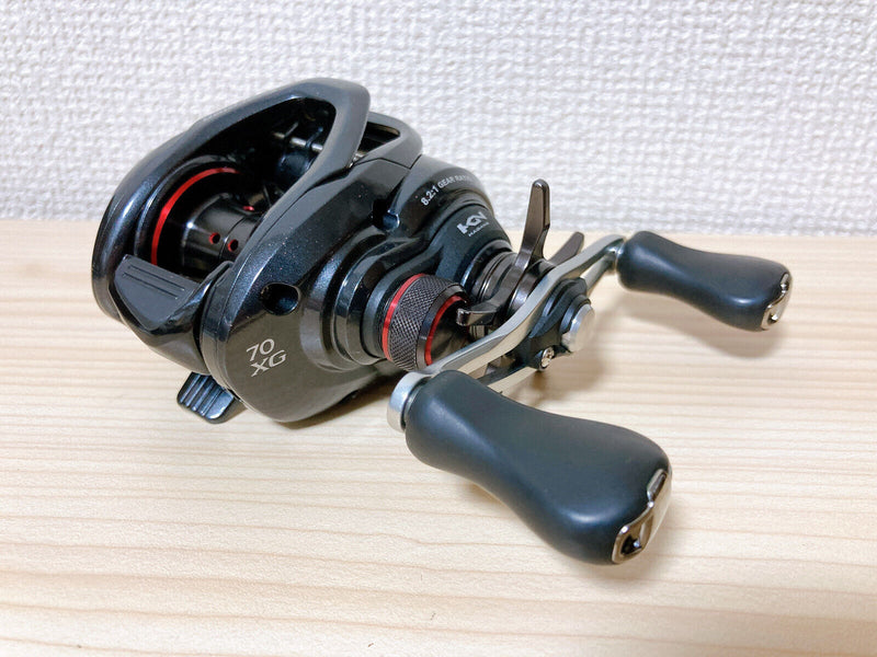 Shimano Baitcasting Reel 16 Scorpion 70XG Right Gear Ratio 8.2:1 IN BO Shimano Baitcasting Reel 16 Scorpion 70XG Right Gear Ratio 8.2:1 IN BO