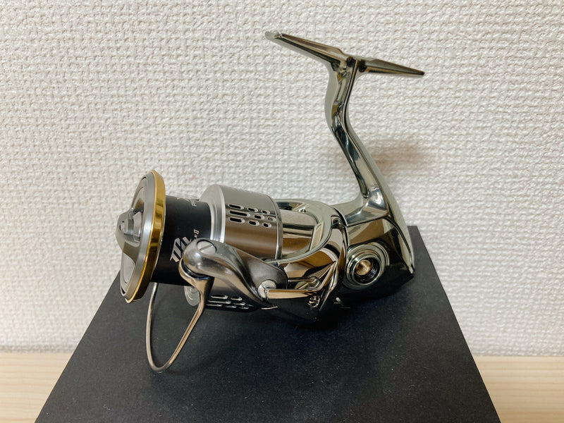 Shimano Spinning Reel 18 STELLA C3000 Gear Ratio 5.3:1 Fishing Reel IN Shimano Spinning Reel 18 STELLA C3000 Gear Ratio 5.3:1 Fishing Reel IN
