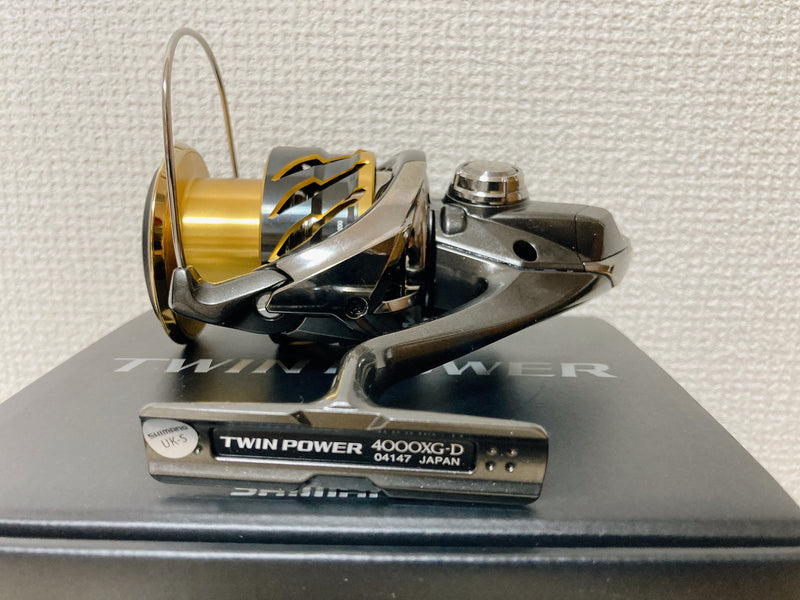 Shimano Spinning Reel 20 TWIN POWER 4000XG Gear Ratio 6.2:1 Fishing Reel IN BOX