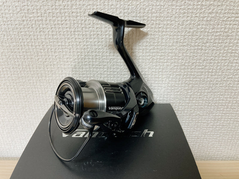 Shimano Spinning Reel 19 Vanquish C3000XG 6.4:1 Fishing Reel IN BOX