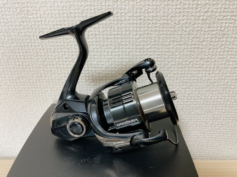 Shimano Spinning Reel 19 Vanquish C3000XG 6.4:1 Fishing Reel IN BOX