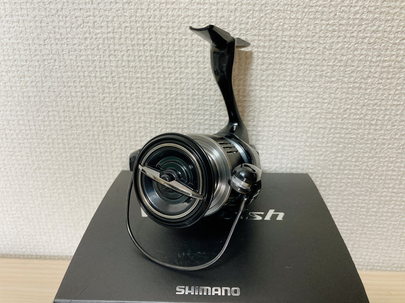 Shimano Spinning Reel 19 Vanquish C3000XG 6.4:1 Fishing Reel IN BOX