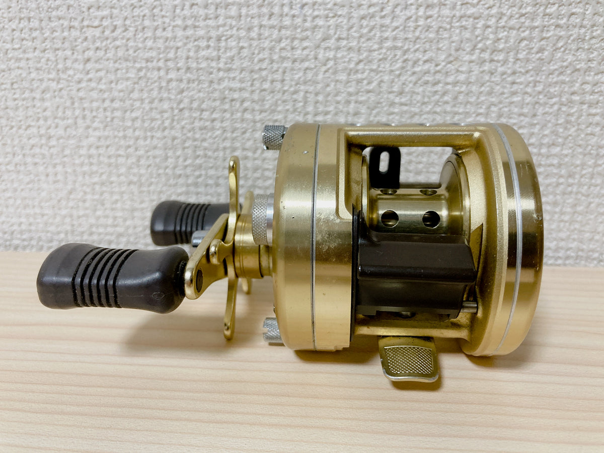 Shimano Baitcasting Reel CALCUTTA 201XT Left RH381201 Gear Ratio 5.1:1