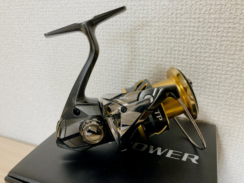 Shimano Spinning Reel 20 TWIN POWER C3000XG 6.4:1 Fishing Reel IN BOX