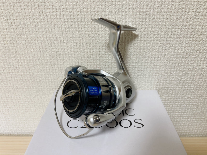 Shimano Spinning Reel 19 STRADIC C2000S Gear Ratio 5.1:1 Fishing Reel IN BOX