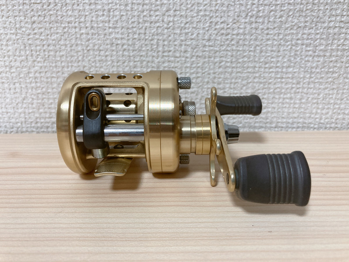 shimano 51 reel Shimano Baitcasting Reel CALCUTTA 51XT Left RH385051 Gear Ratio 5.0:1