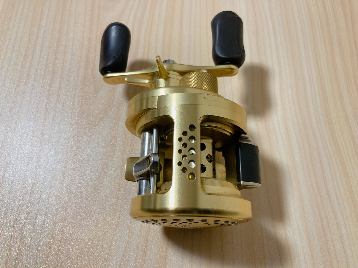 Shimano Baitcasting Reel 01 CALCUTTA CONQUEST 100 Right RH442100 IN BO