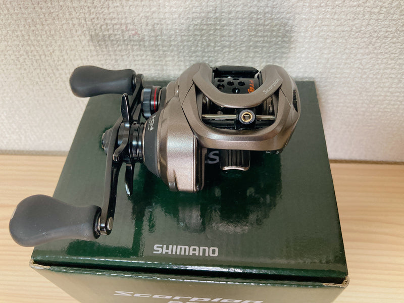 Shimano Baitcasting Reel 17 Scorpion BFS Right Handle Gear Ratio 6.3:1 IN BOX