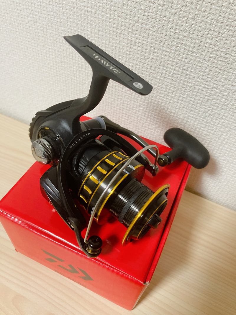 Daiwa Spinning Reel 16 BG 4000 Gear Ratio 4.9:1 Fishing Reel IN BOX