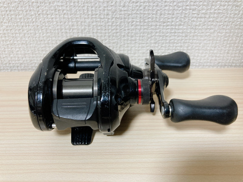 new shimano curado 2017 CUDC200XG DC 200 Baitcasting Reel as this spool offers a lower start up inertia that works more efficiently with every cast to reach greater distances Shimano Reel Curado DC 201HG